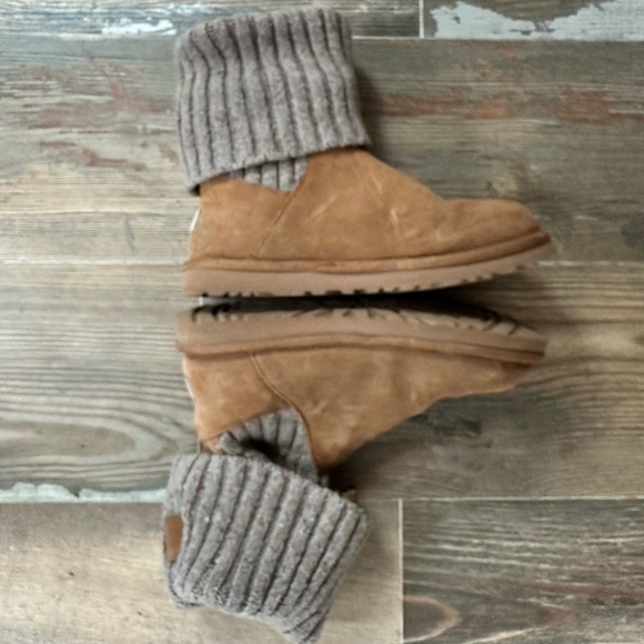 UGG Cambridge Cable Knit Fold Over - Picture 10 of 12